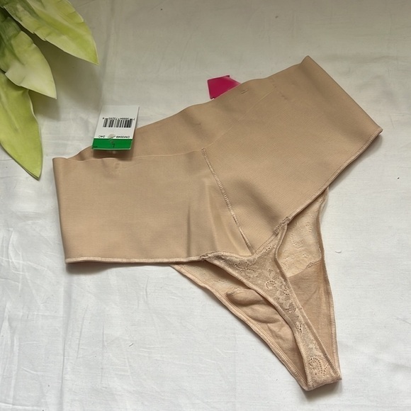 NWT Maidenform Womens Tame Your Tummy Shaping Lace Thong with Cool Comfort - Picture 6 of 6